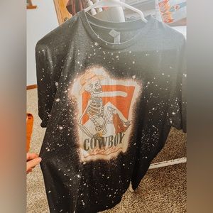 Western Graphic Tee. Cowboy Killer Skeleton, Turquoise, Smoke. Size L. TTS